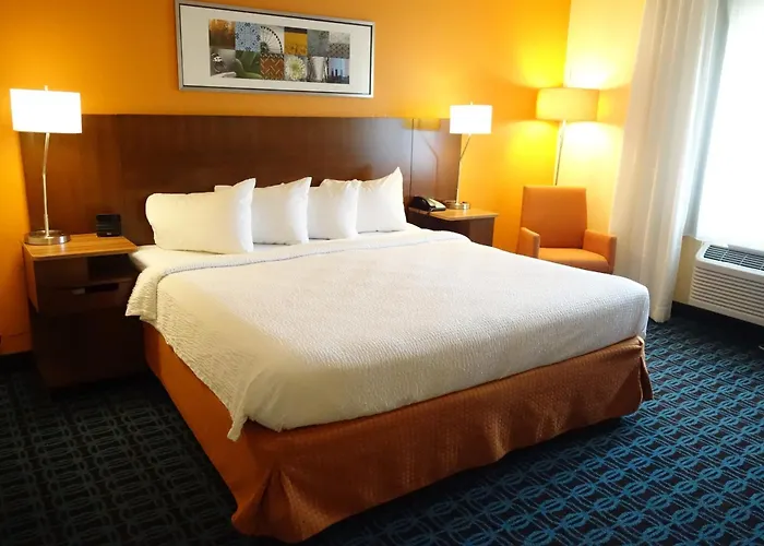 Hotel Country & By Radisson, Airport, Az 4*