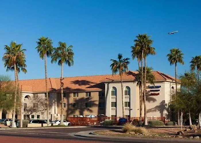 Country & By Radisson, Airport, Az 4*