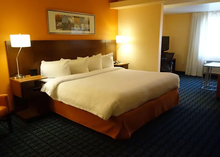 Hotel Country & By Radisson, Airport, Az 4*