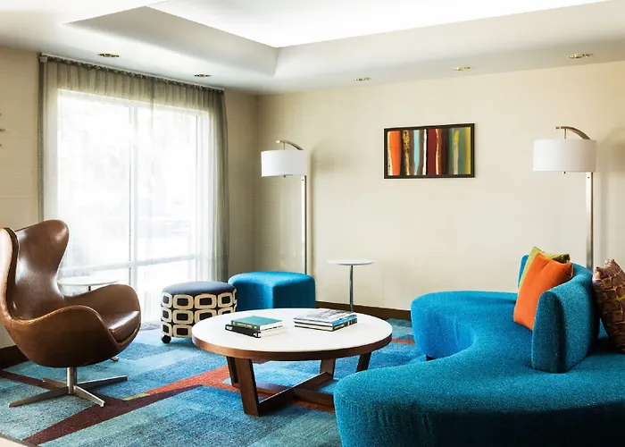 Country & By Radisson, Airport, Az Hotel 4*