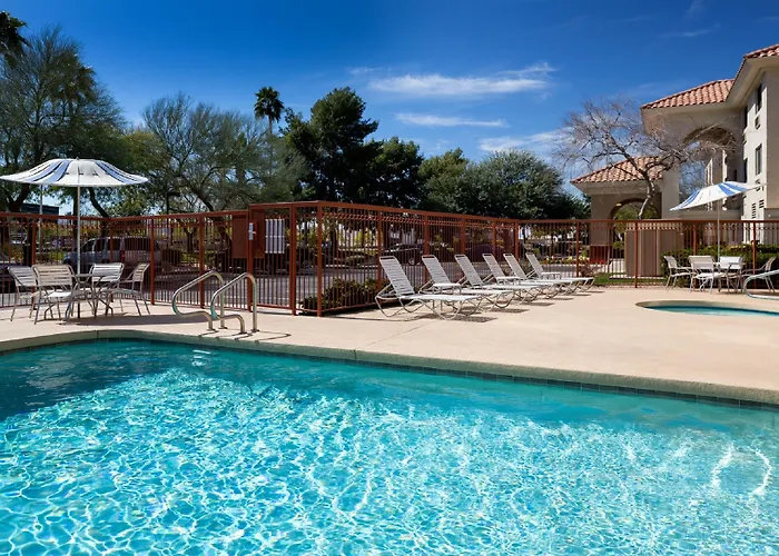 Country & By Radisson, Airport, Az