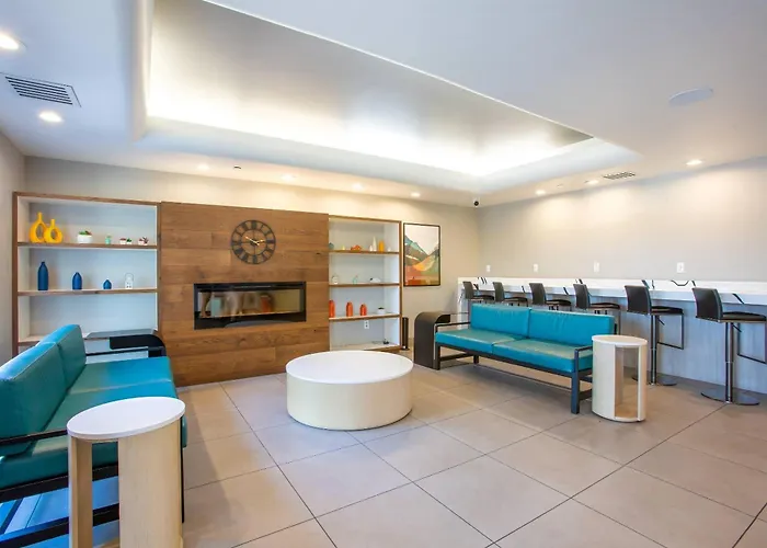 Country & By Radisson, Airport, Az 4*