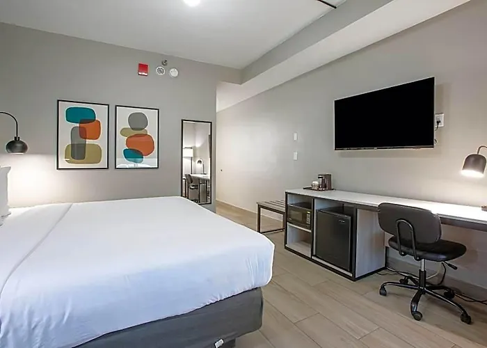 Hotel Country & By Radisson, Airport, Az 4*