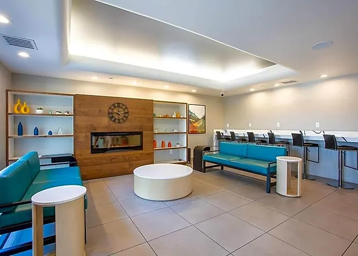 Hotel Country & By Radisson, Airport, Az 4*