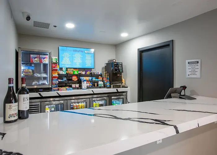 Hotel Country & By Radisson, Airport, Az 4*