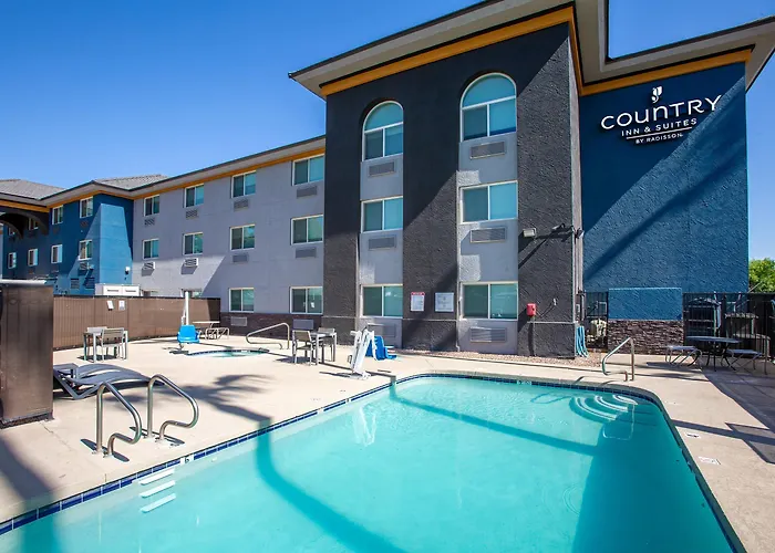 Country & By Radisson, Airport, Az Hotel 4*