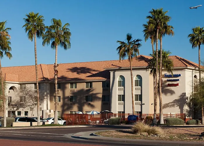 Country & By Radisson, Airport, Az 4*