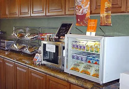 Hotel Country & By Radisson, Airport, Az 4*